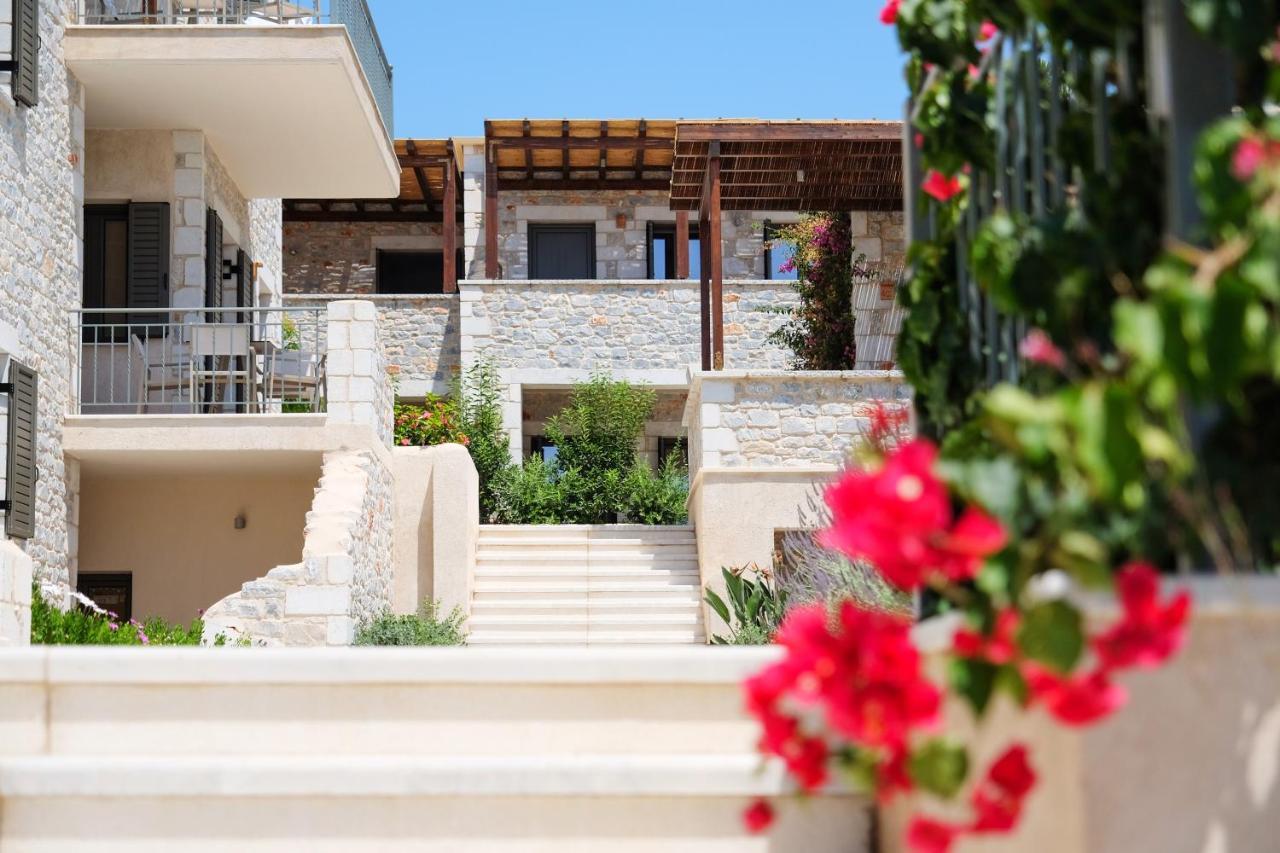Margo Beach Hotel Gythio Exterior photo